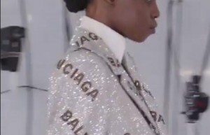 Gucci 推出祝贺品牌创造第一百货商店本命年的更加系列，与 Balenciaga 跨界 “协作”